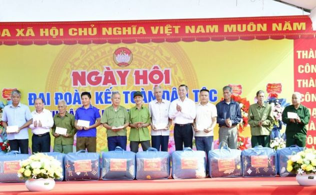 Tổng Kiểm toán nhà nước tham dự Ngày hội Đại đoàn kết toàn dân tộc tại tỉnh Hòa Bình